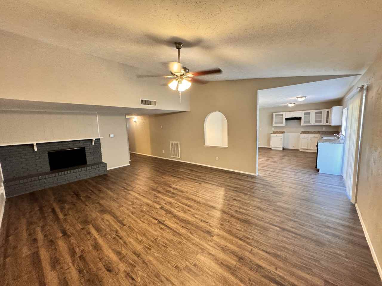 438 Santa Paula Dr - Photo 4 of 11