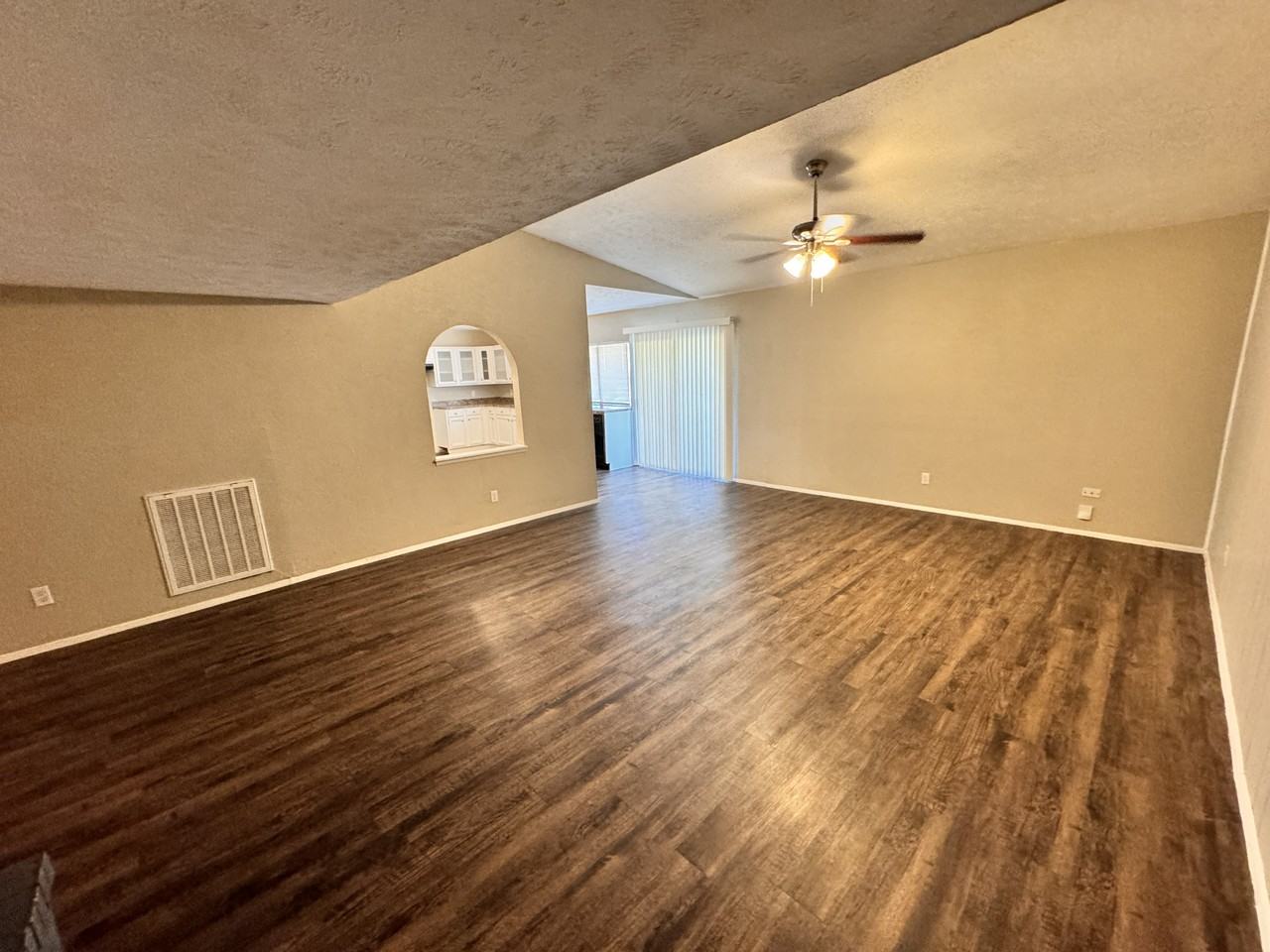 438 Santa Paula Dr - Photo 5 of 11