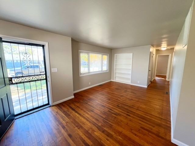 4600 Elmhurst Dr - Photo 3 of 12