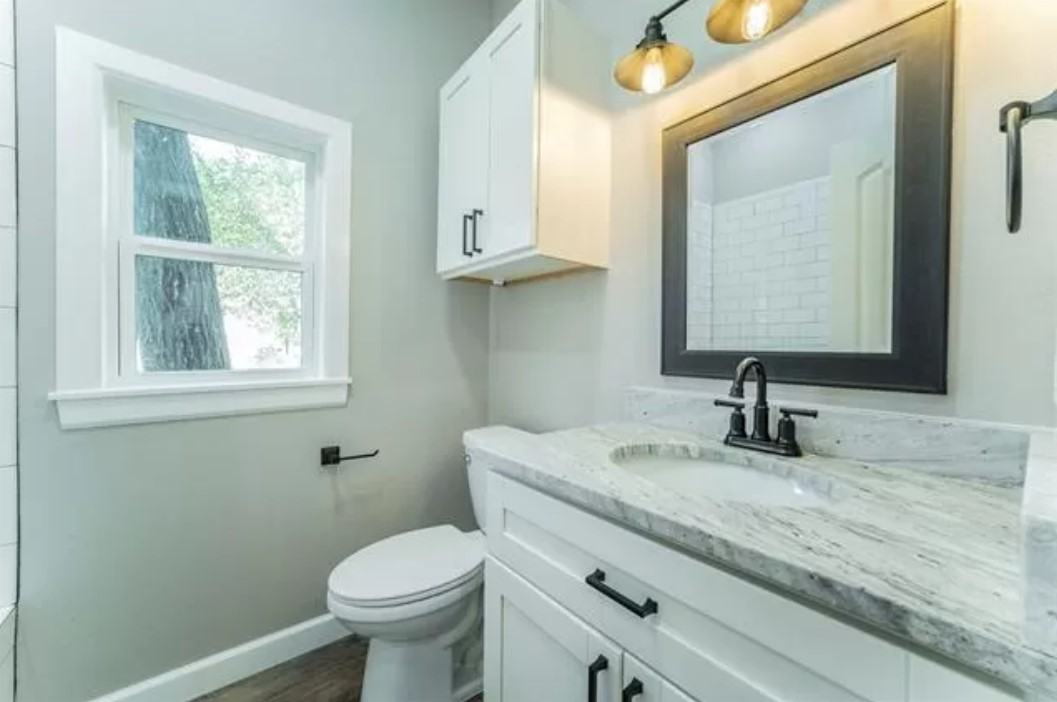 710 N Rusk St - Photo 5 of 7