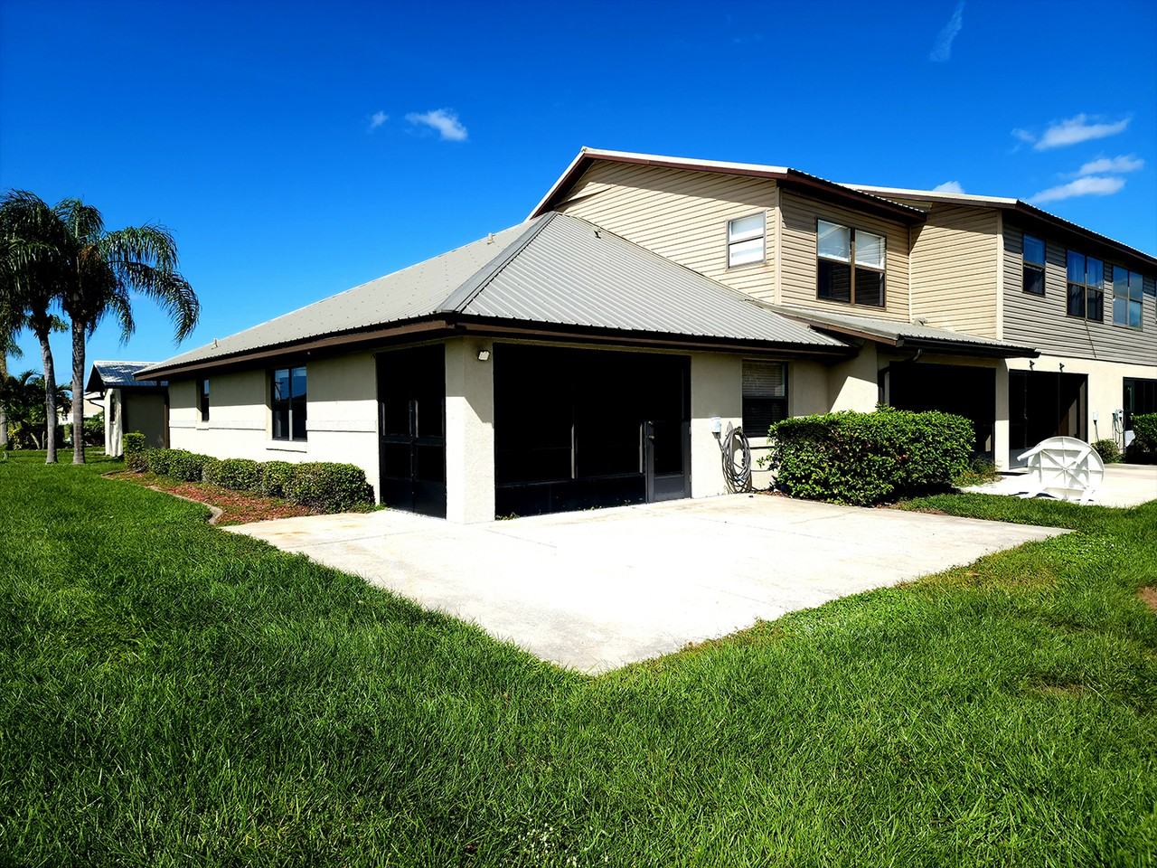 1904 Villaway E - Photo 3 of 30