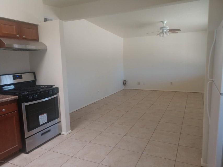 849 W Missouri St - Photo 3 of 15