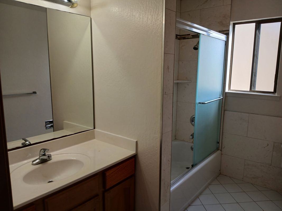 630 Buena Vista St - Photo 2 of 24