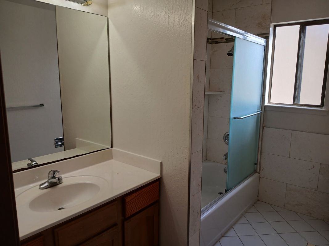 630 Buena Vista St - Photo 3 of 24