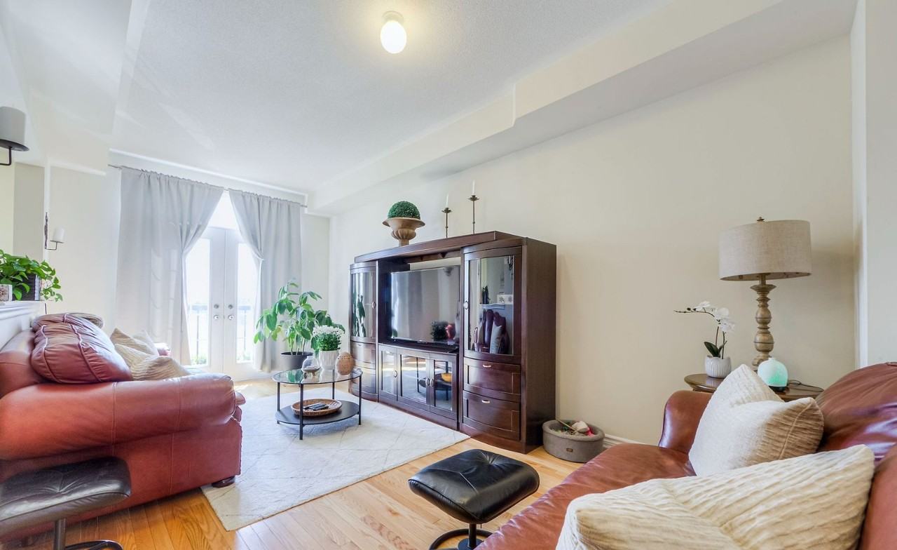 178 Farooq Blvd - Photo 3 of 11