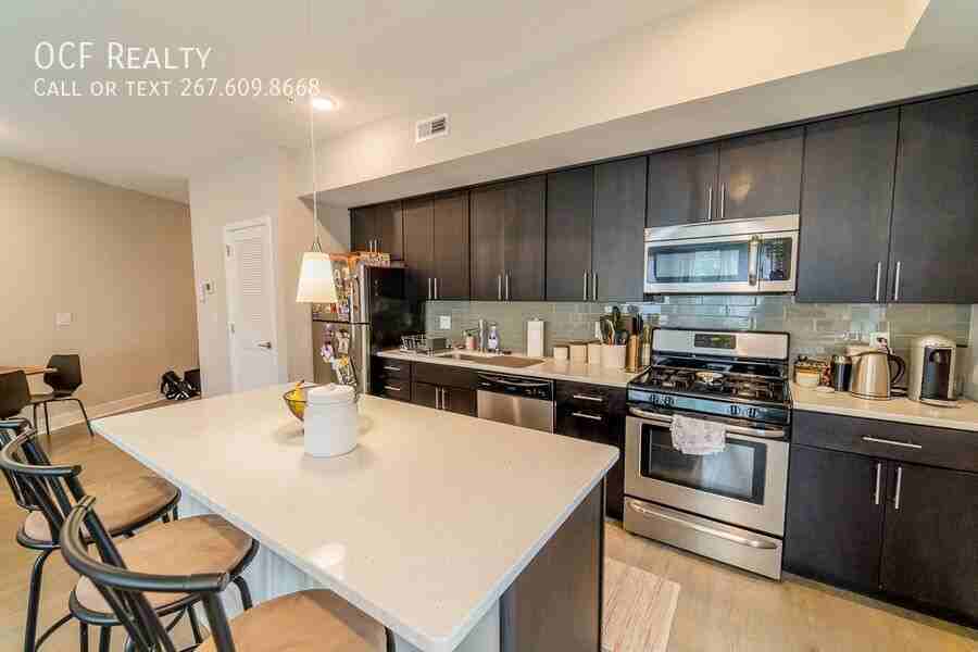 1607 Catharine St #2G