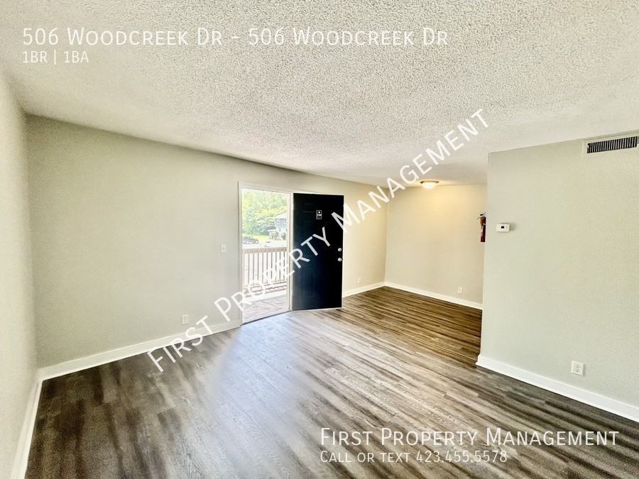 506 Woodcreek Dr - Photo 2 of 9