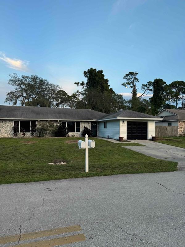 2935 Nordman Ave - Photo 2 of 10