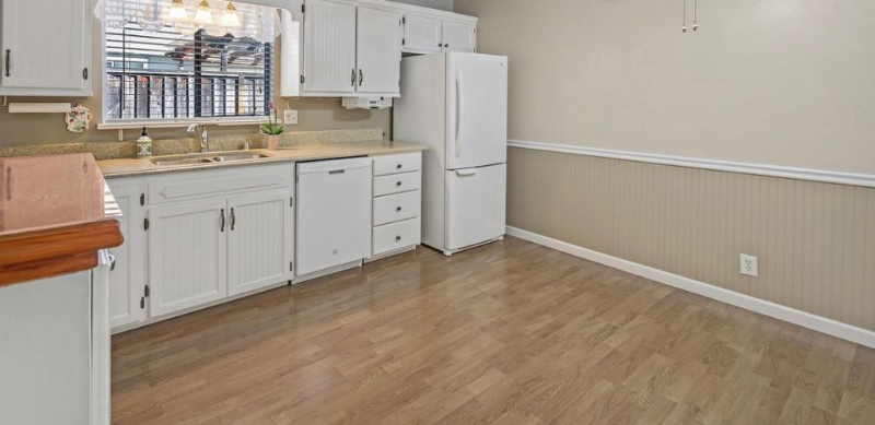 714 Wasatch Dr - Photo 2 of 4