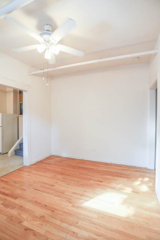 1200 W Waveland Ave #G - Photo 3 of 8