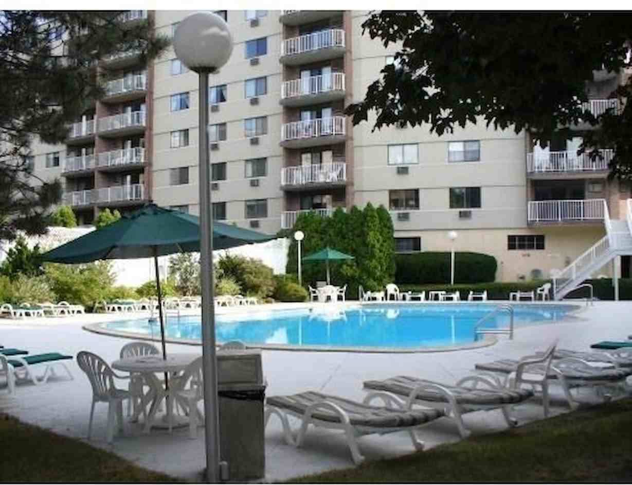 131 Coolidge Ave #528