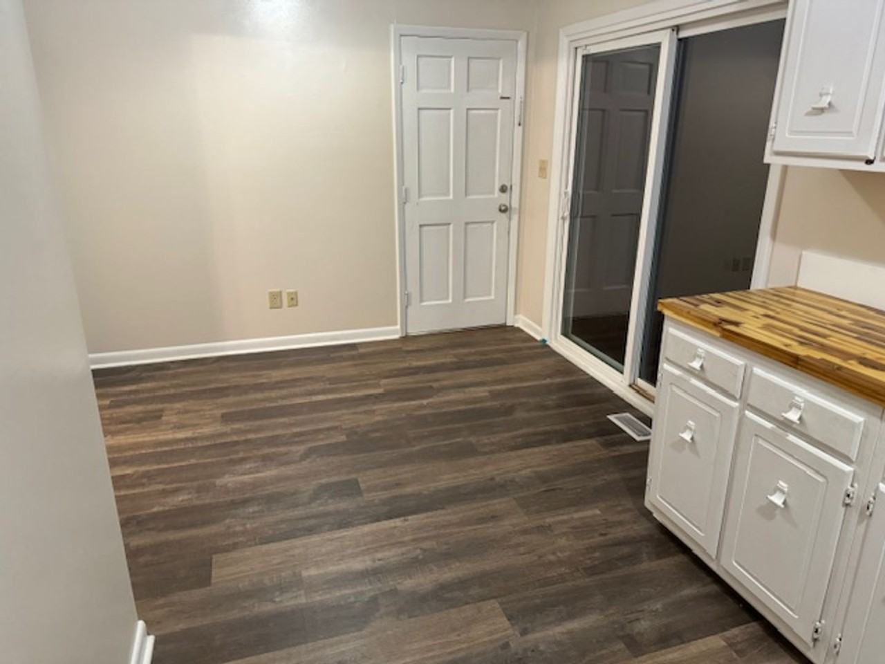 321 Tallpine Rd - Photo 3 of 9