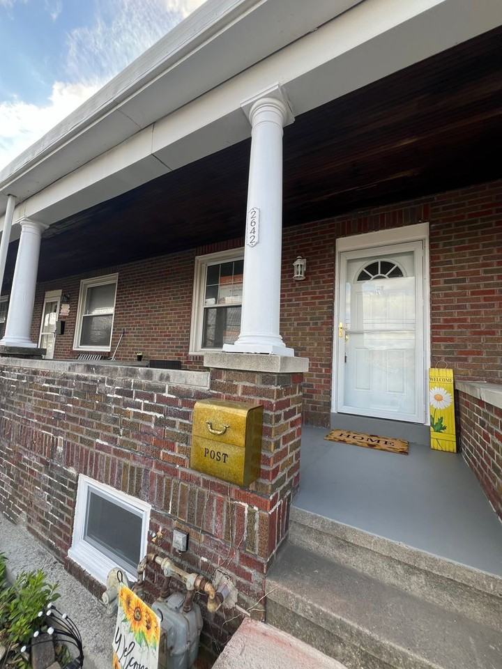 2642 Perkiomen Ave - Photo 2 of 30