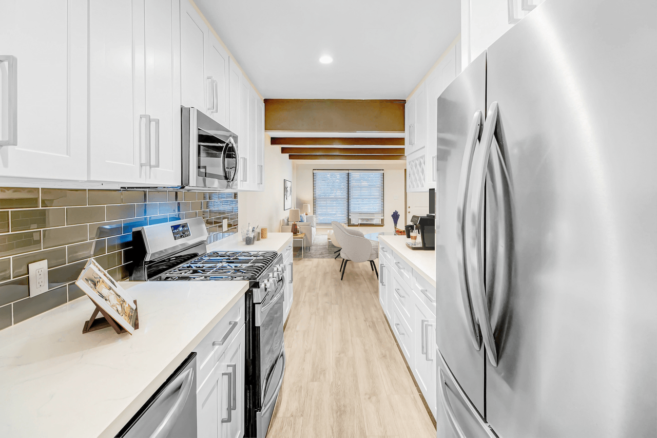 Vantage Apartments - Photo 2 of 17