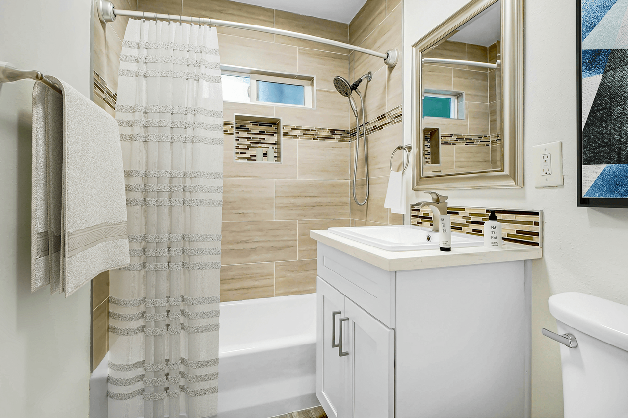 Vantage Apartments - Photo 6 of 17