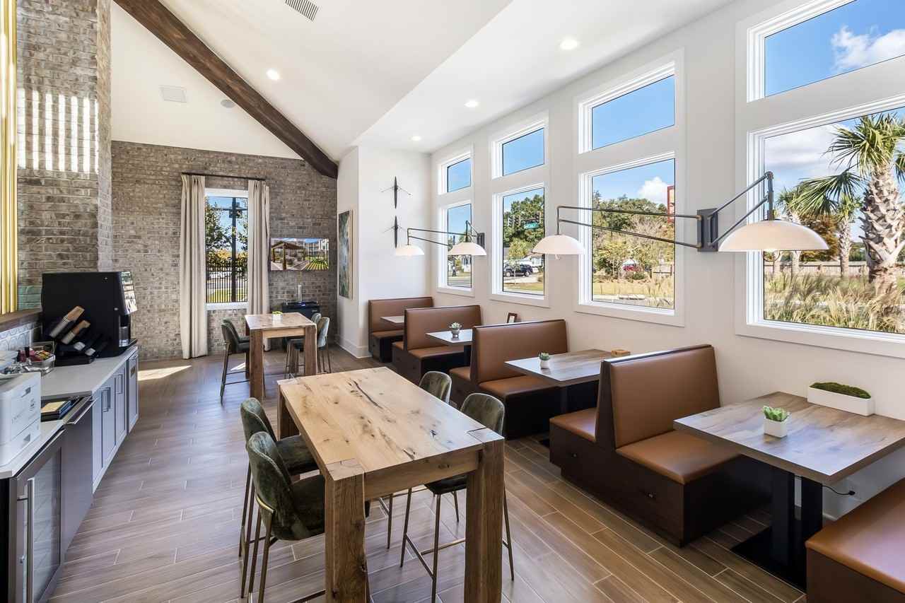 Emmett on Montague - Photo 3 of 191