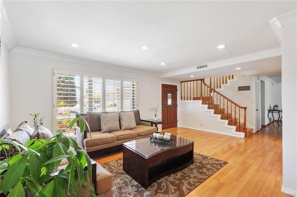 14872 Elm Ave - Photo 3 of 8