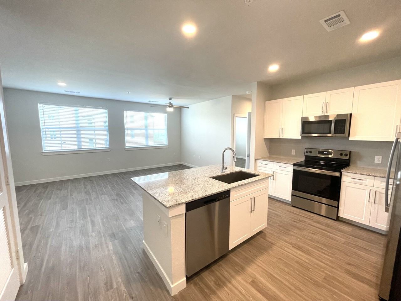 11925 Ring Dr #9131 - Photo 4 of 12