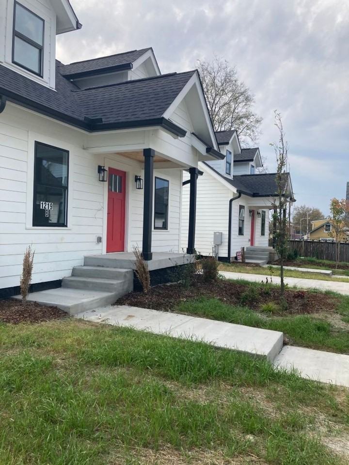 1217A Phillips St - Photo 2 of 19