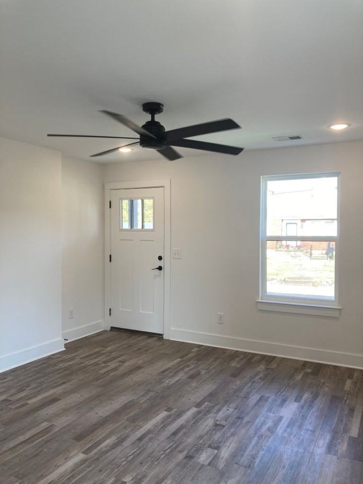 1217A Phillips St - Photo 3 of 19