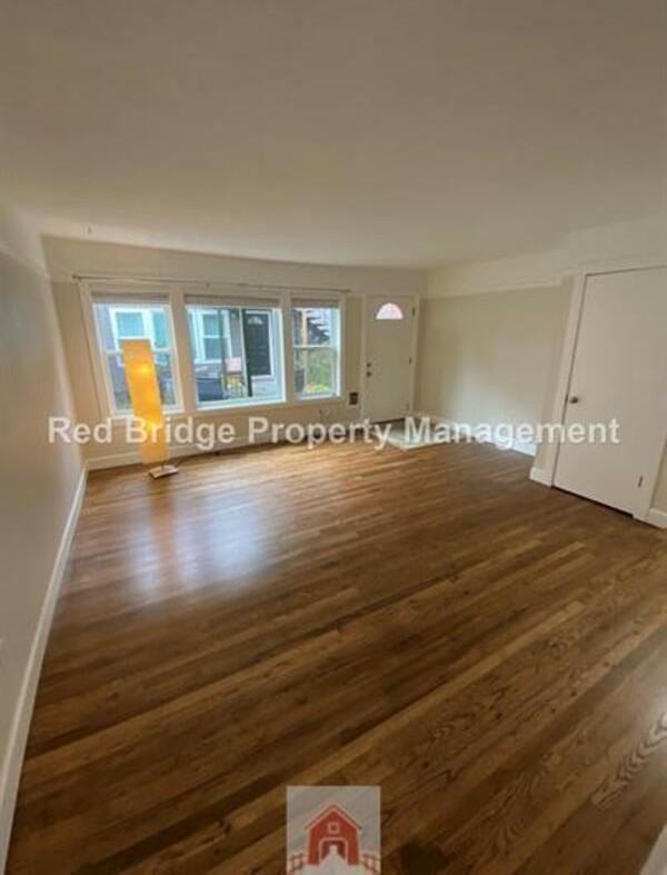 125 Se 22nd Ave #2 - Photo 3 of 17