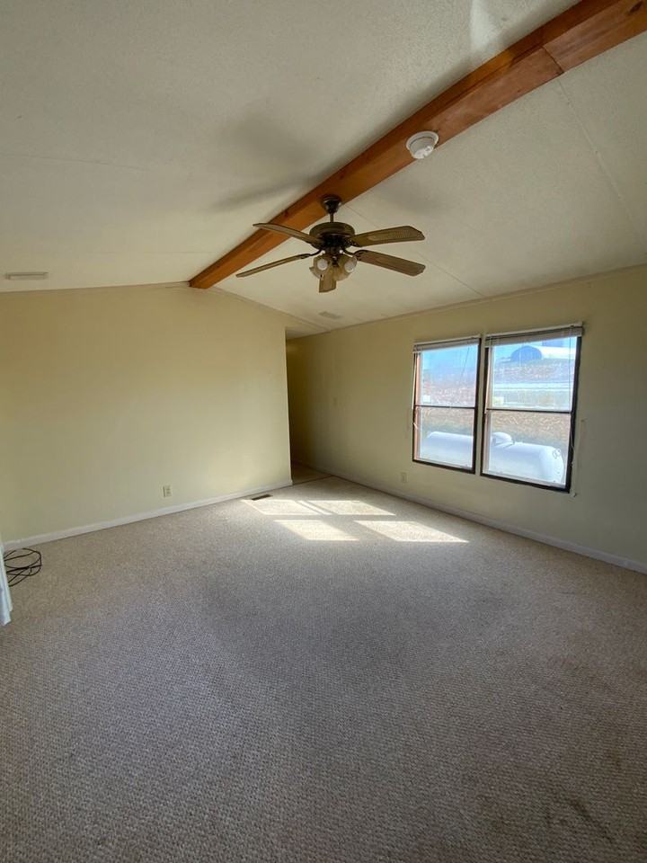 305 Riverview Rd - Photo 2 of 10