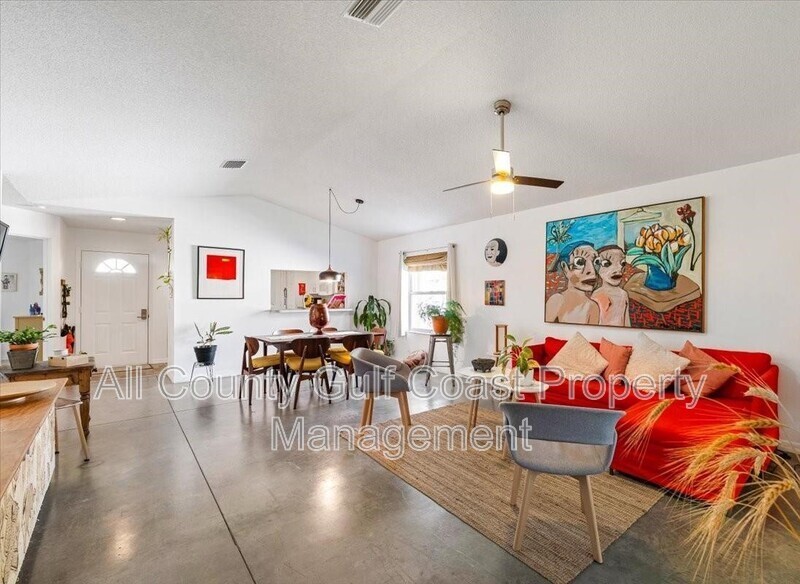 2513 Lantana Ln - Photo 3 of 17