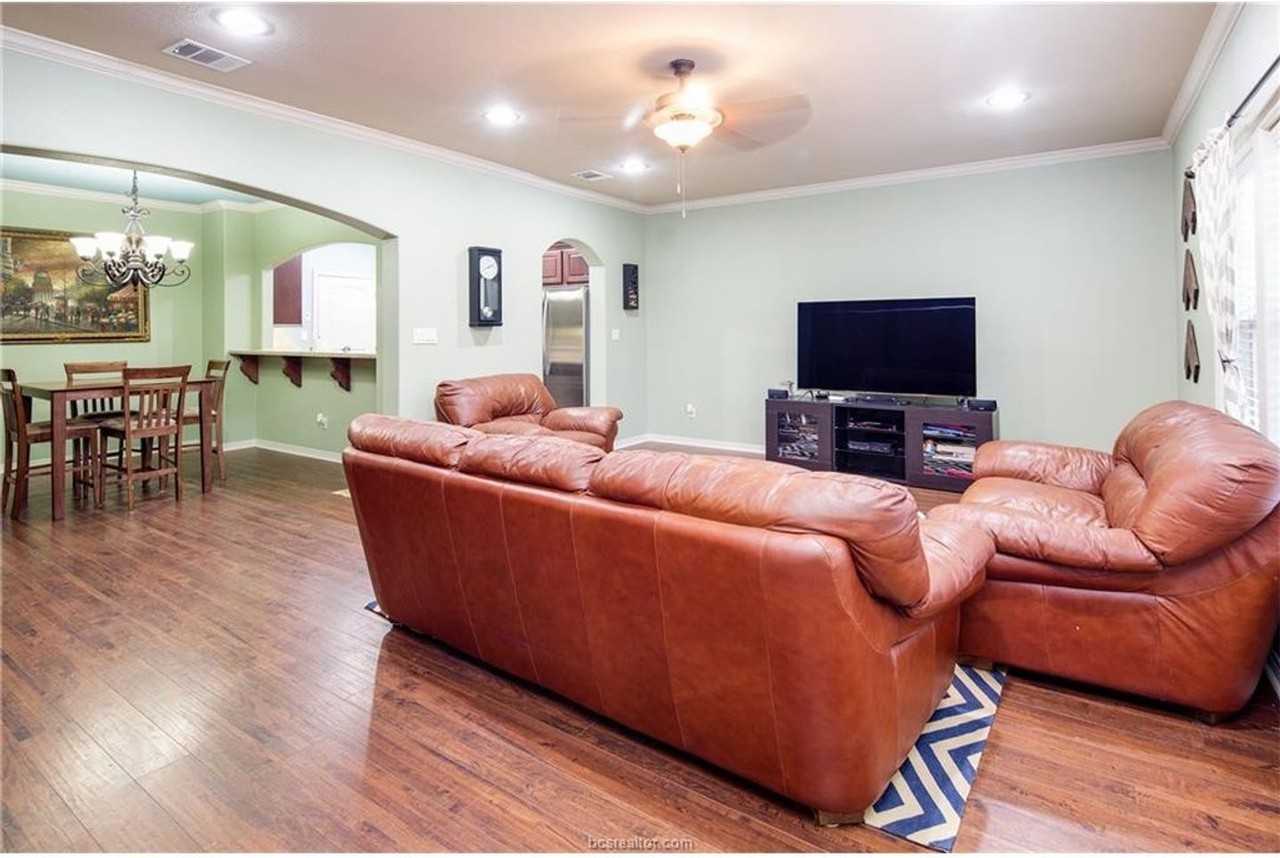 1402 Crescent Ridge Dr - Photo 7 of 21
