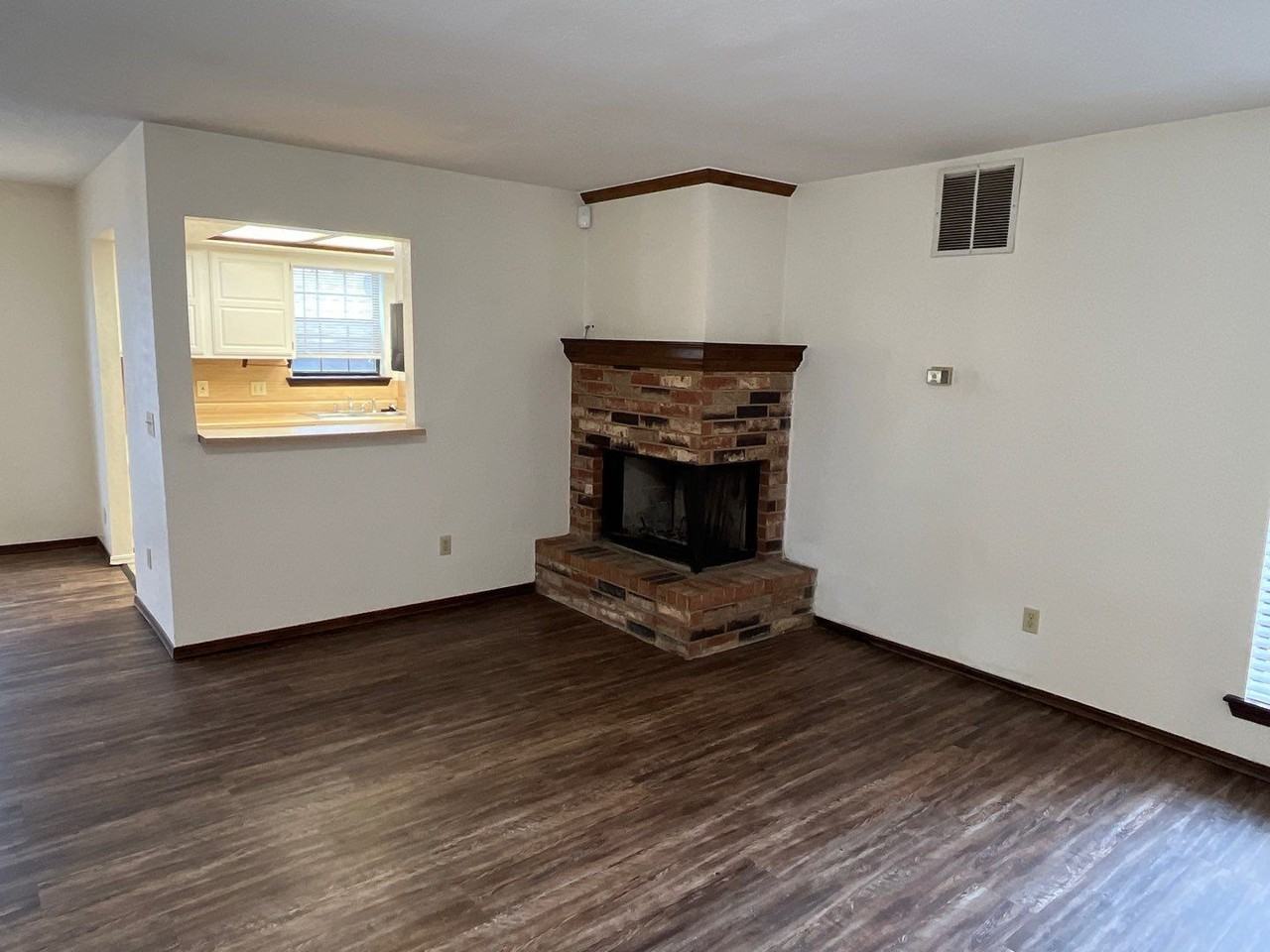 11515 N Lincoln Blvd - Photo 3 of 32