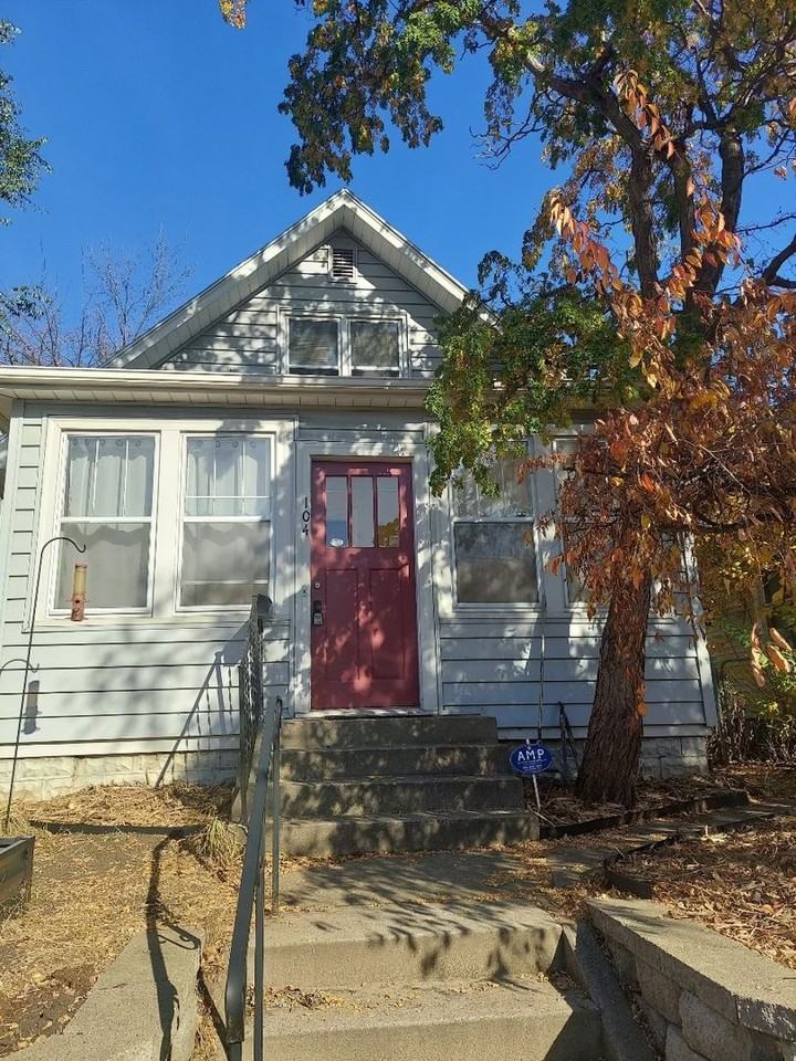 104 E 36th St - Photo 2 of 20