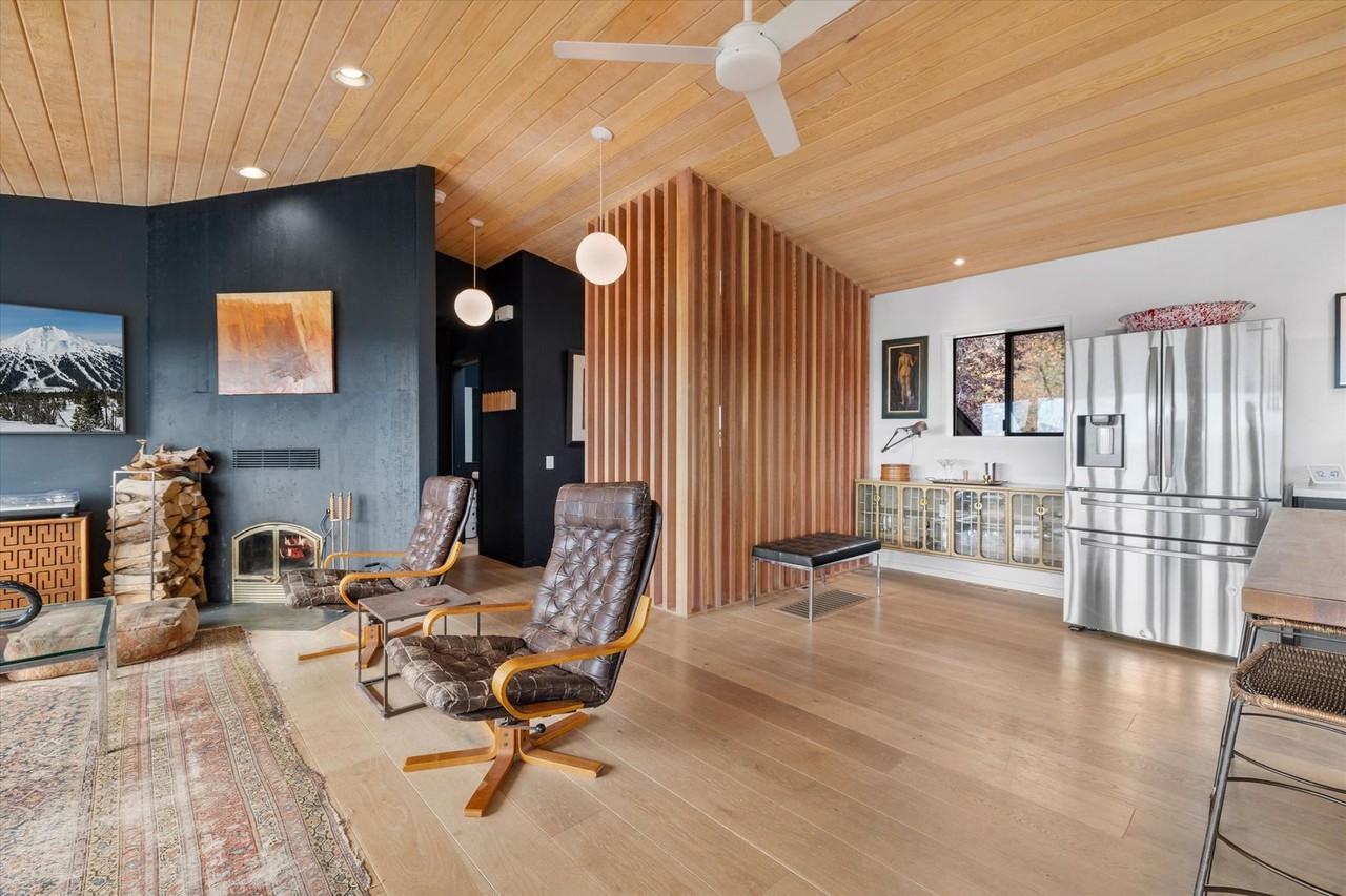 1929 Nw Vicksburg Ave - Photo 6 of 39