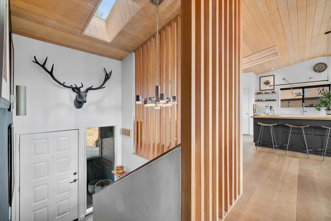 1929 Nw Vicksburg Ave - Photo 7 of 39