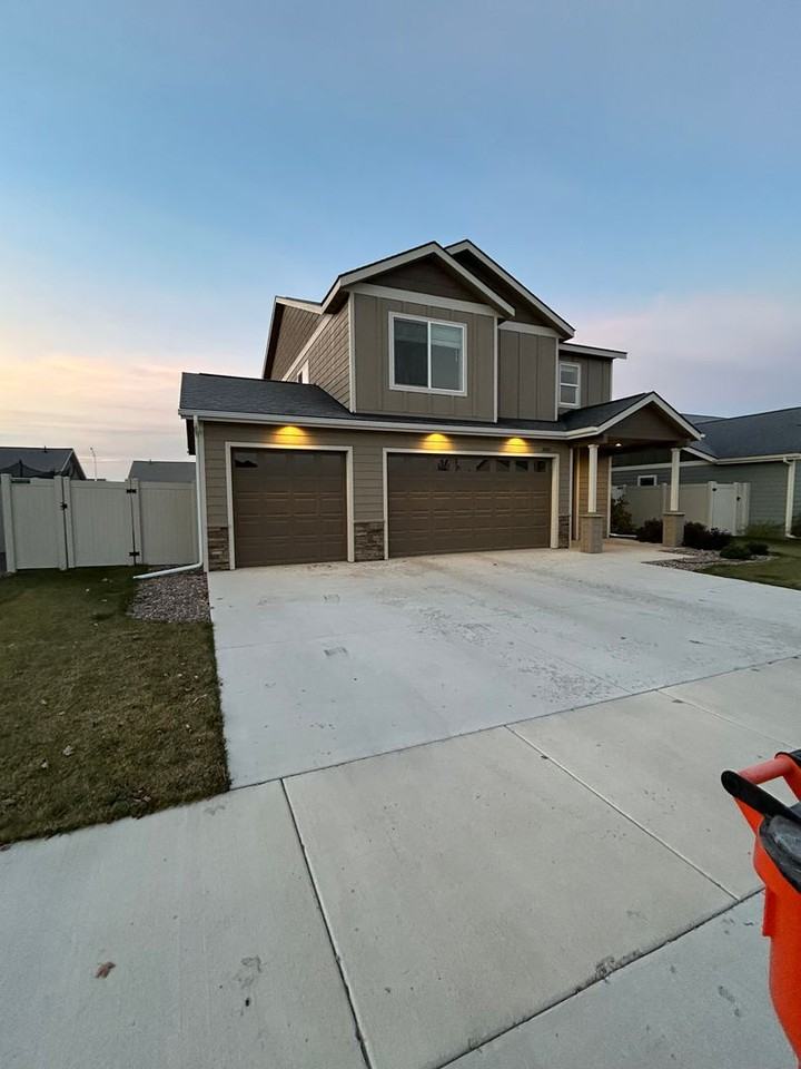 3058 Elderberry Ave - Photo 2 of 26