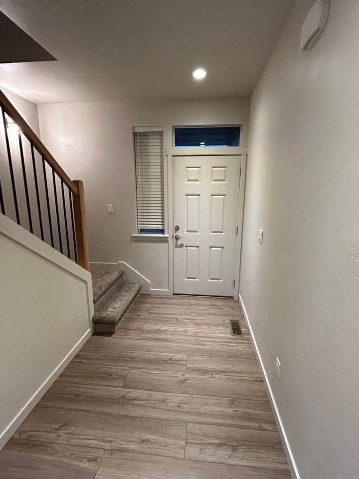 3058 Elderberry Ave - Photo 3 of 26