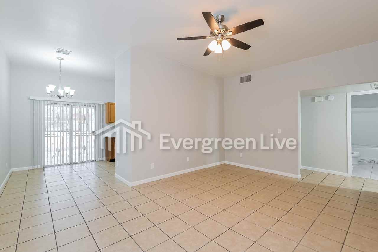 149 W Lee St - Photo 3 of 21