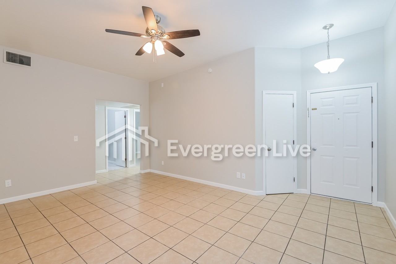 149 W Lee St - Photo 4 of 21