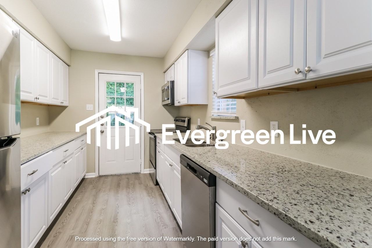 1707 Meridian Ct - Photo 3 of 13