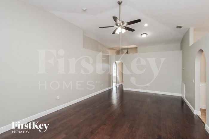 2348 Maeve Cir - Photo 3 of 15