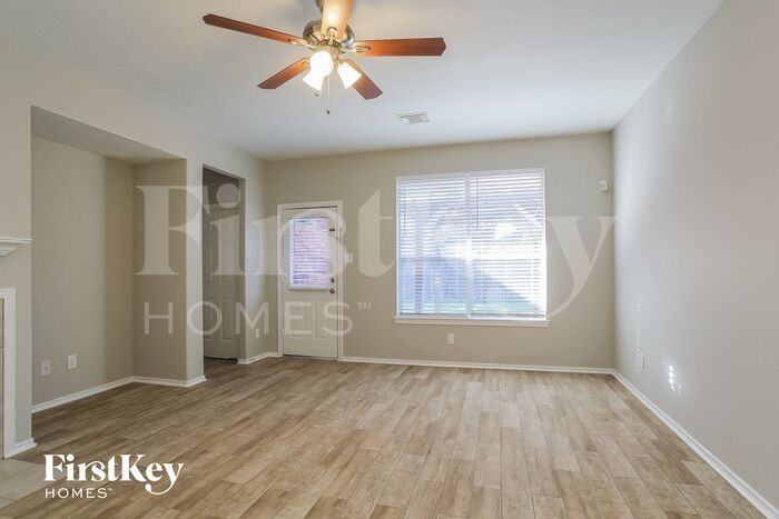 140 Rocky Cove Ln - Photo 3 of 15
