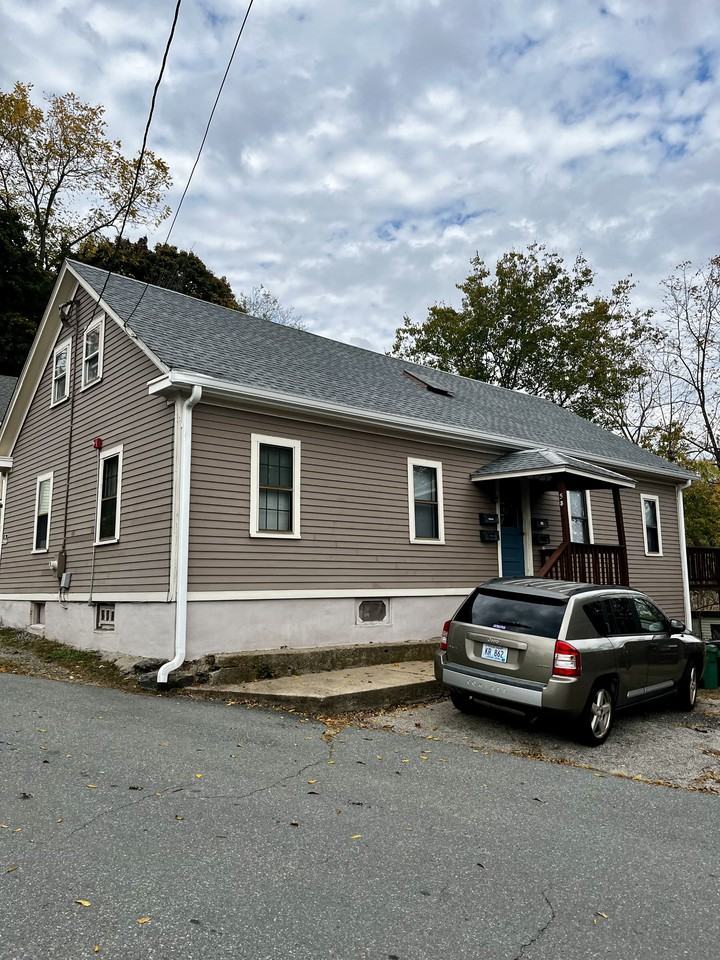 58 Colonial Ave #4 - Photo 2 of 16