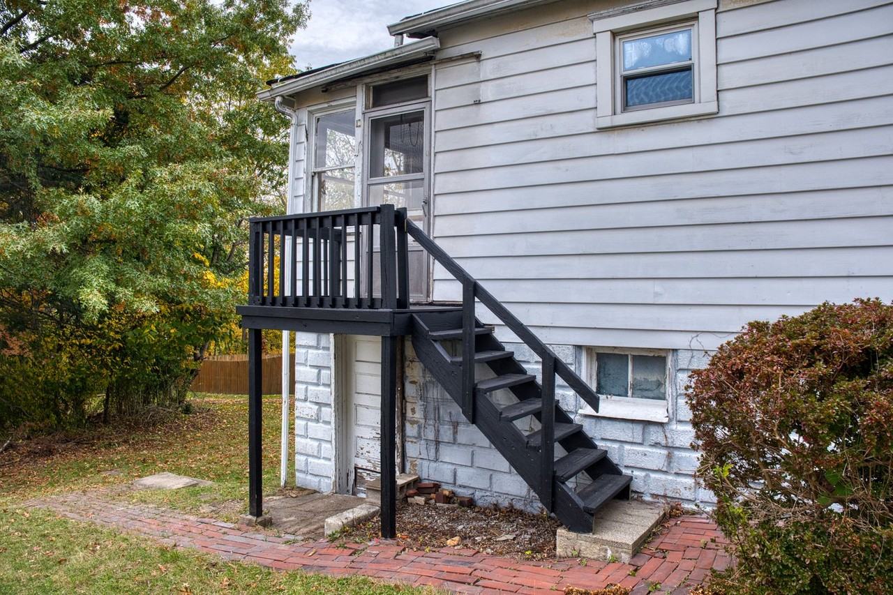 3810 Clark St - Photo 3 of 25