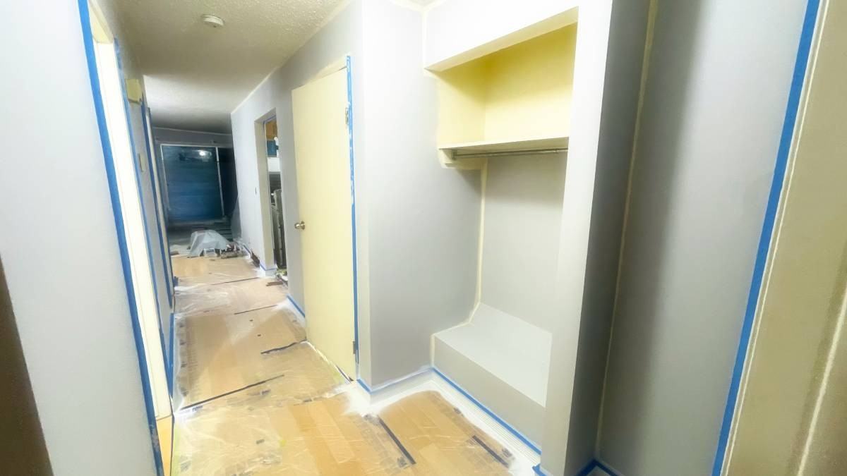 1137 39 Street Southwest #1137 - Photo 2 of 12