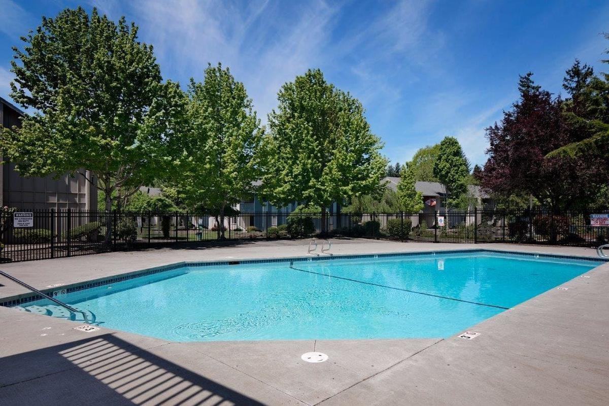 4601 E 18th St - Photo 4 of 45