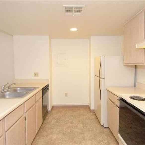 334 W Monroe St - Photo 2 of 10