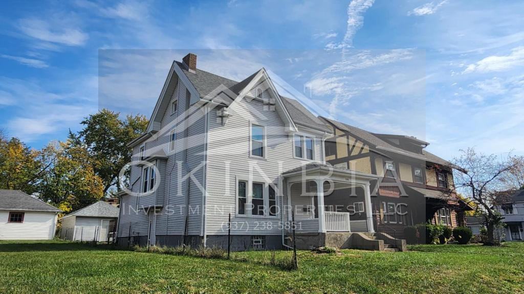 1305 Amherst Pl - Photo 3 of 19