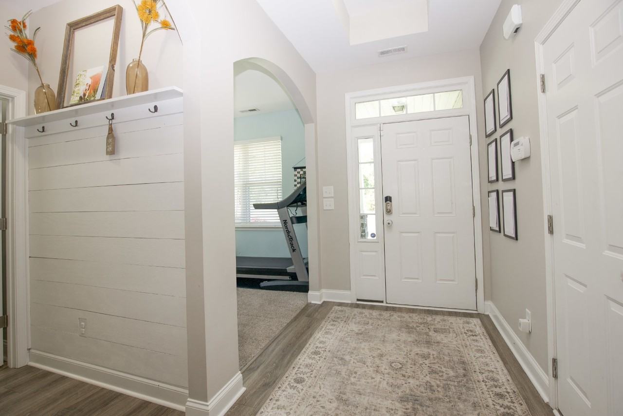 244 Heatherwood Dr - Photo 2 of 50