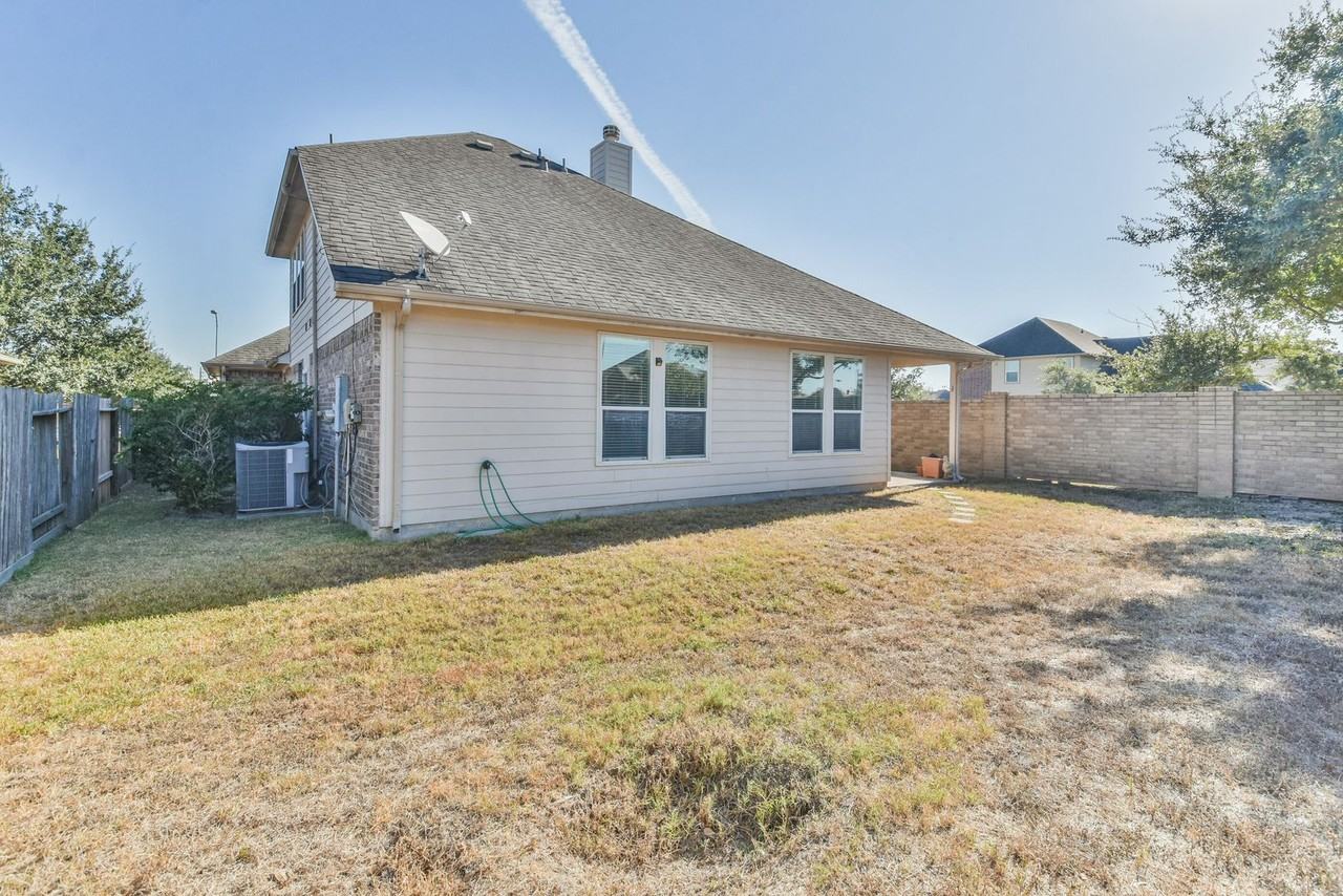 15303 Paxton Landing Ln - Photo 6 of 42