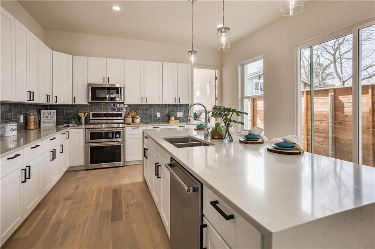 501 Texas Ave - Photo 2 of 43