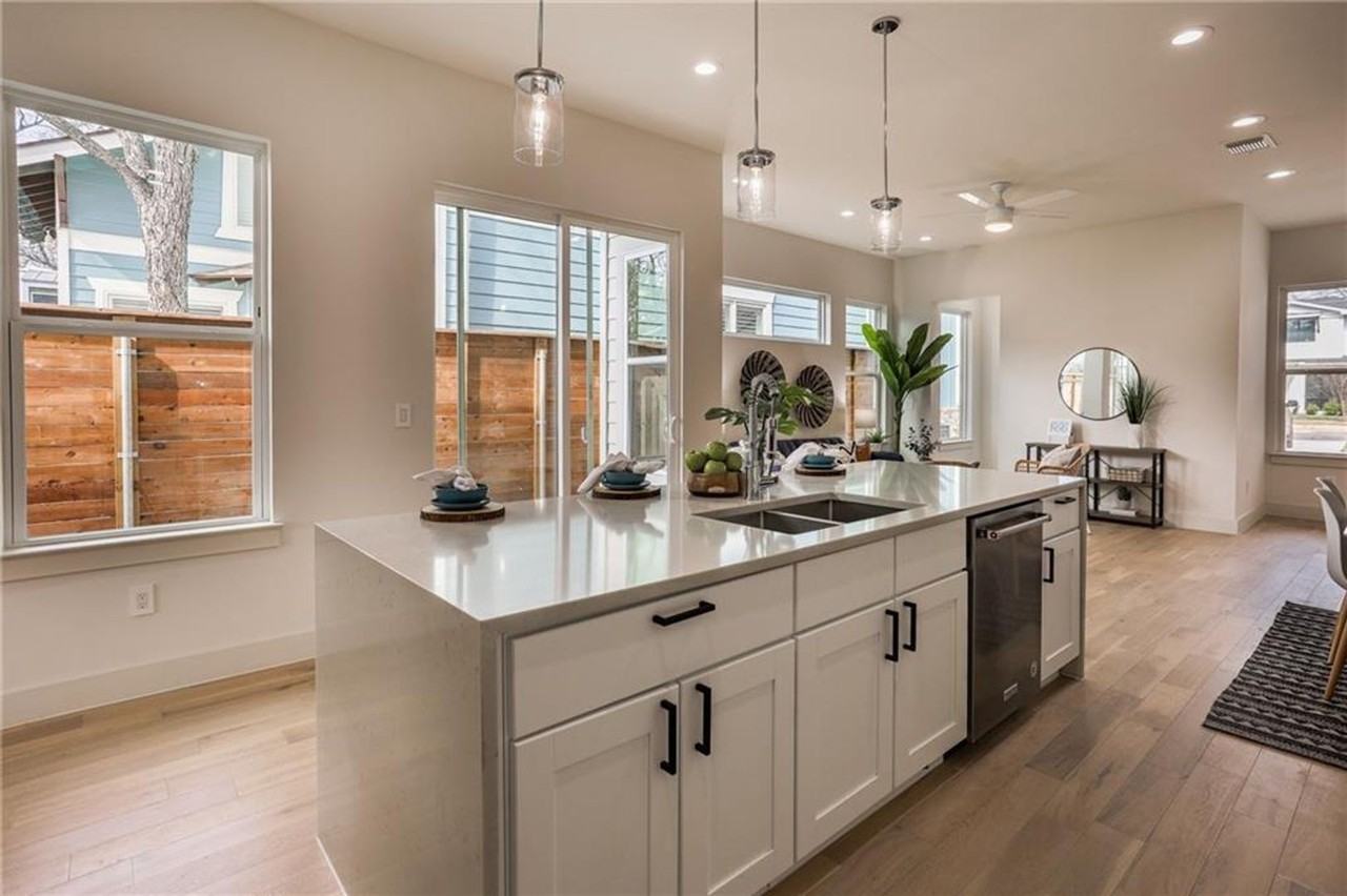 501 Texas Ave - Photo 3 of 43