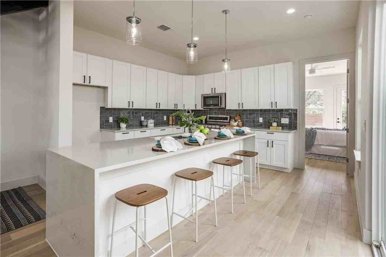 501 Texas Ave - Photo 6 of 43